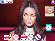 Флеш игра онлайн Доктор Дженнер Губы  / Jenner Lip Doctor